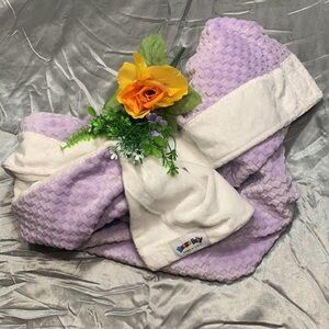 🌹 Boogie Baby Towel WrapPlush Super Soft Cozy Purple & White Kids Velcro Towel